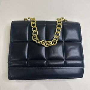 Elegant Black Quilted Chain Bag
